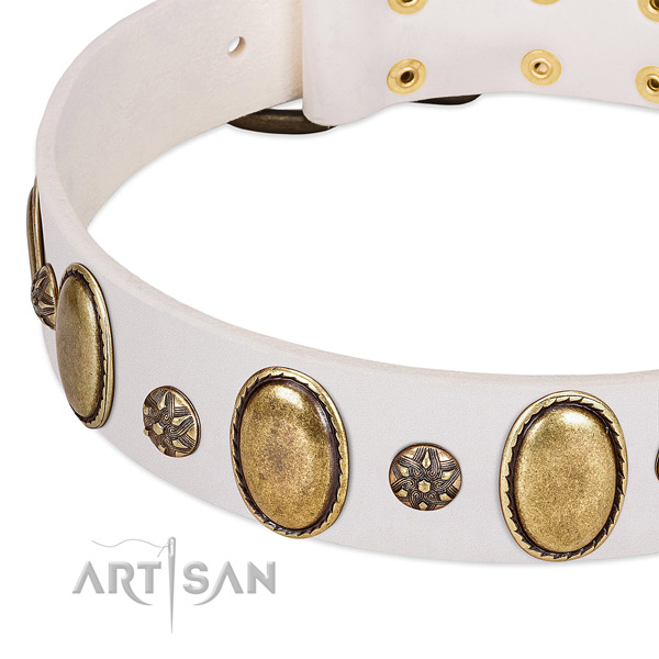 White leather FDT Artisan collar with oval and round decorations